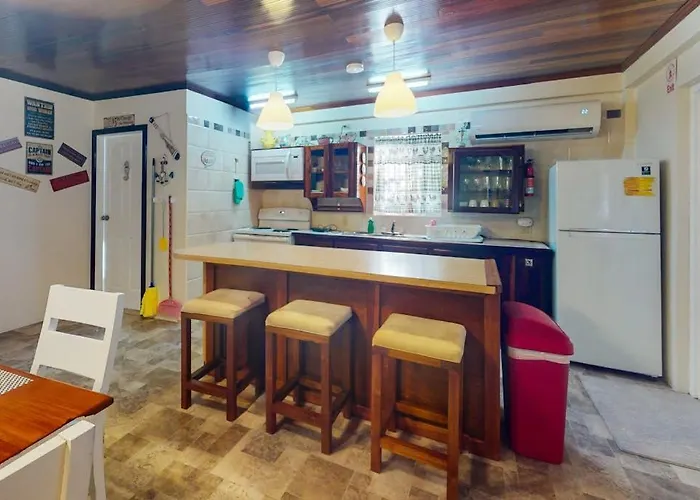The Captain's At Hummingbird Gold Standard Certified Apartamento