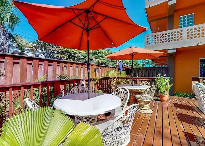 The Captain's At Hummingbird Gold Standard Certified * San Pedro (Ambergris Caye)