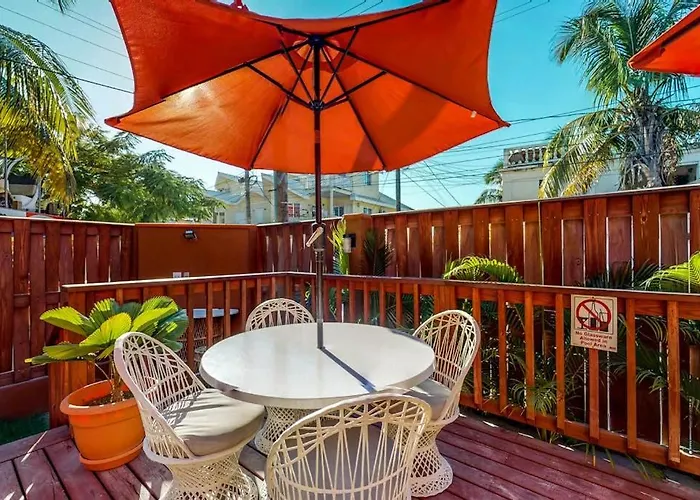 The Captain's At Hummingbird Gold Standard Certified *